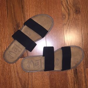 Black strapped sandals 10 M